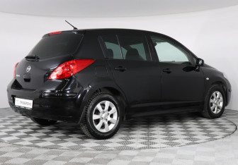 Подержанный автомобиль Nissan Tiida Hatchback 2012 года (3 фото)