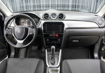 Подержанный автомобиль Suzuki Vitara 2016 года (14 фото)