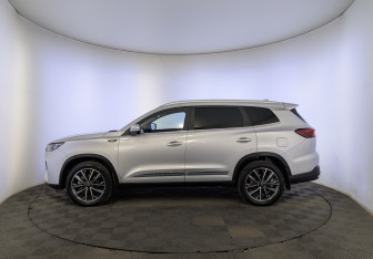 Подержанный автомобиль Chery Tiggo 8 Pro Max 2025 года (8 фото)