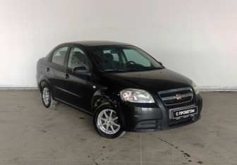 Подержанный автомобиль Chevrolet Aveo Sedan 2011 года (3 фото)