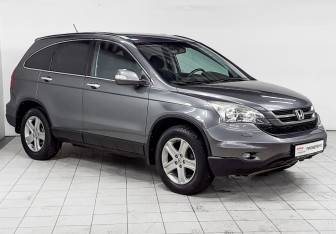 Подержанный автомобиль Honda CR-V 2011 года (3 фото)