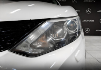 Подержанный автомобиль Nissan Qashqai 2018 года (17 фото)