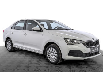 Подержанный автомобиль Skoda Rapid Liftback 2021 года (3 фото)