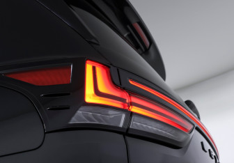 Подержанный автомобиль Lexus LX 2025 года (36 фото)