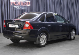 Подержанный автомобиль Ford Focus Sedan 2010 года (5 фото)