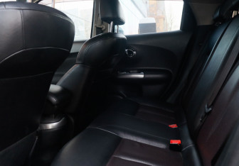 Подержанный автомобиль Nissan Juke 2012 года (10 фото)