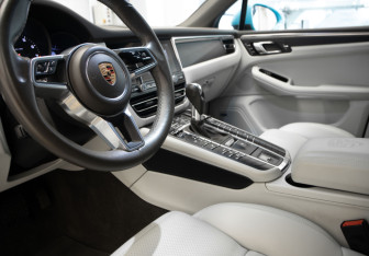 Подержанный автомобиль Porsche Macan 2020 года (7 фото)