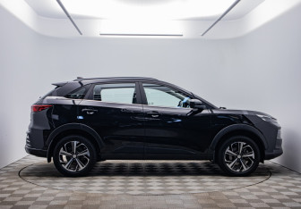 Подержанный автомобиль JAC JS6 2023 года (4 фото)