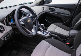 Подержанный автомобиль Chevrolet Cruze Sedan 2014 года (10 фото)