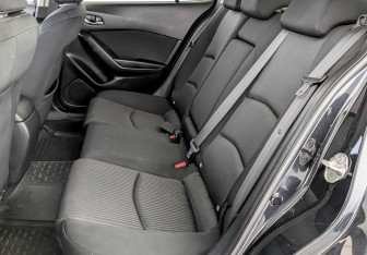 Подержанный автомобиль Mazda 3 Sedan 2014 года (12 фото)