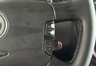 Подержанный автомобиль Volkswagen Multivan 2007 года (17 фото)