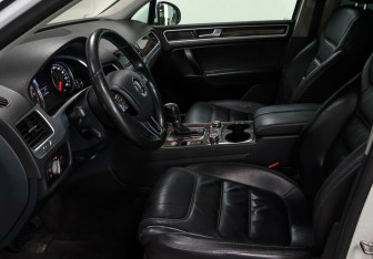 Подержанный автомобиль Volkswagen Touareg 2012 года (6 фото)