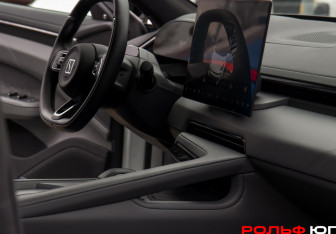 Подержанный автомобиль Zeekr 001 2024 года (7 фото)