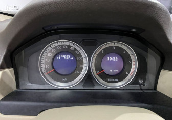 Подержанный автомобиль Volvo XC70 2012 года (12 фото)