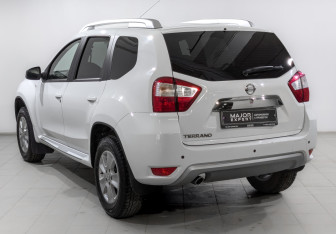 Подержанный автомобиль Nissan Terrano 2020 года (7 фото)