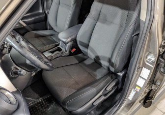 Подержанный автомобиль Toyota RAV4 2018 года (19 фото)