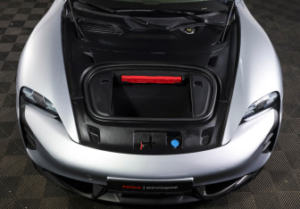 Подержанный автомобиль Porsche Taycan 2021 года (9 фото)