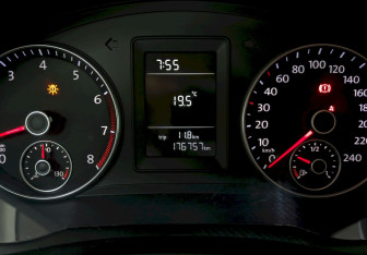 Подержанный автомобиль Volkswagen Jetta Sedan 2010 года (25 фото)
