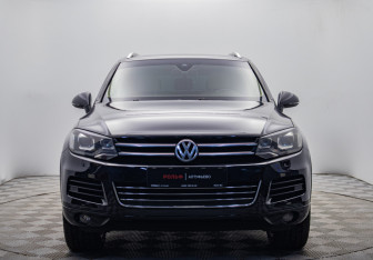Подержанный автомобиль Volkswagen Touareg 2013 года (8 фото)