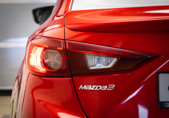 Подержанный автомобиль Mazda 3 Sedan 2014 года (26 фото)