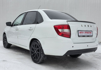 Подержанный автомобиль LADA (ВАЗ) Granta Sedan 2021 года (7 фото)