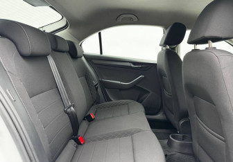 Подержанный автомобиль Skoda Rapid Liftback 2021 года (11 фото)
