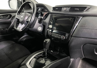 Подержанный автомобиль Nissan Qashqai 2020 года (9 фото)