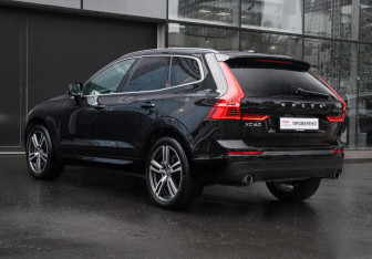 Подержанный автомобиль Volvo XC60 2019 года (6 фото)