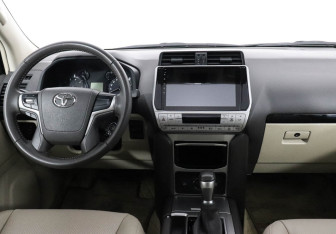 Подержанный автомобиль Toyota Land Cruiser Prado 2021 года (12 фото)