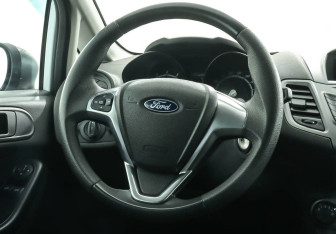 Подержанный автомобиль Ford Fiesta Sedan 2018 года (9 фото)