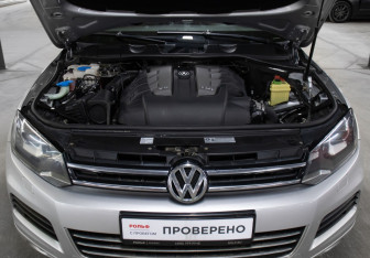 Подержанный автомобиль Volkswagen Touareg 2011 года (9 фото)