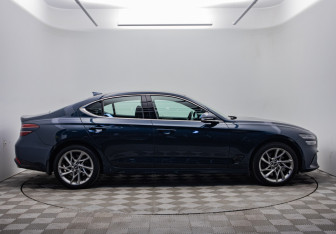 Подержанный автомобиль Genesis G70 2021 года (6 фото)