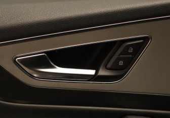 Подержанный автомобиль Audi Q7 2016 года (21 фото)