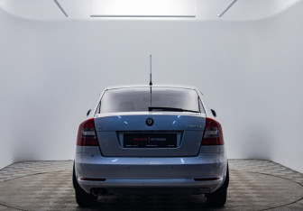 Подержанный автомобиль Skoda Octavia Liftback 2010 года (4 фото)
