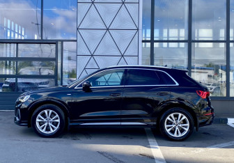 Подержанный автомобиль Audi Q3 2021 года (8 фото)