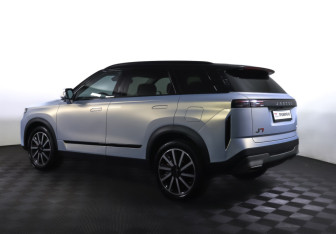 Подержанный автомобиль Jaecoo J7 2024 года (7 фото)