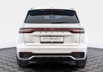 Подержанный автомобиль Geely Monjaro 2024 года (6 фото)