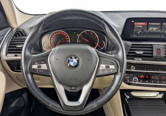 Подержанный автомобиль BMW X3 2021 года (21 фото)