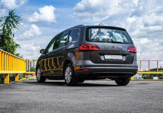 Подержанный автомобиль Volkswagen Sharan 2018 года (7 фото)