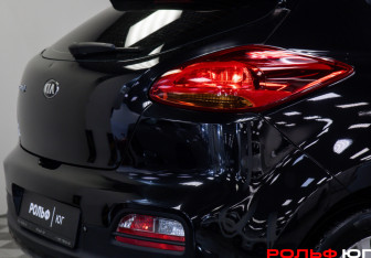 Подержанный автомобиль Kia Ceed Hatchback 2013 года (17 фото)