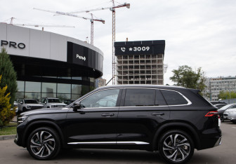 Подержанный автомобиль Geely Monjaro 2024 года (6 фото)