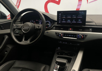 Подержанный автомобиль Audi A4 Sedan 2020 года (10 фото)