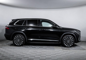 Подержанный автомобиль Geely Monjaro 2025 года (4 фото)