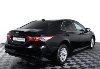 Подержанный автомобиль Toyota Camry Sedan 2018 года (5 фото)