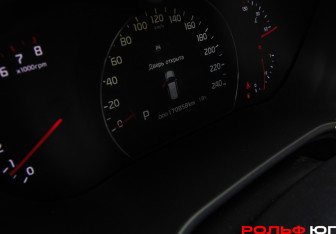 Подержанный автомобиль Kia Sorento 2013 года (9 фото)
