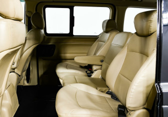 Подержанный автомобиль Hyundai Grand Starex 2012 года (13 фото)