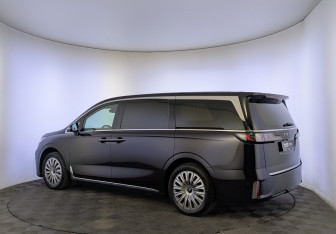 Подержанный автомобиль Voyah Dream 2023 года (7 фото)