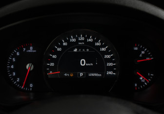 Подержанный автомобиль Kia Sorento 2017 года (12 фото)