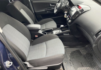 Подержанный автомобиль Kia Ceed Hatchback 2011 года (9 фото)