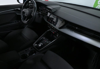 Подержанный автомобиль Audi A3 Sedan 2021 года (9 фото)